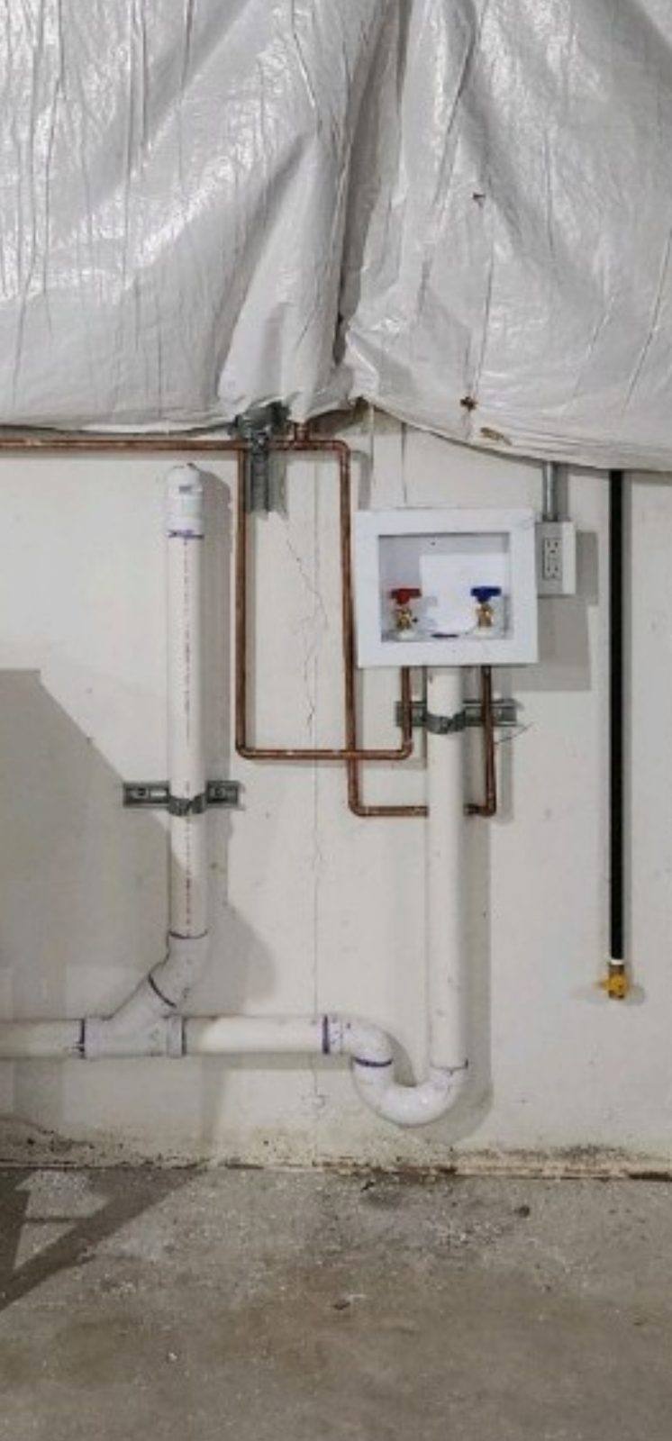 Washing machine outlet box with copper supply and PVC drain with trap